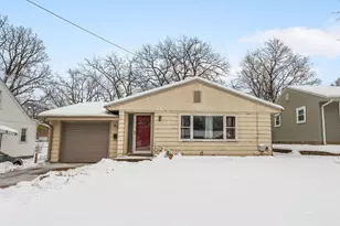 716 Peter Ave, Rockford, IL 61108 - Photo 1