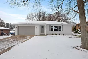 3508 Fleetwood Dr, Rockford, IL 61101 - Photo 1