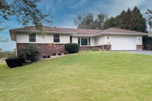 4036 Fox Hills Dr, Rockford, IL 61101 - Photo 1