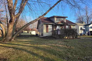 320 Westmoreland Ave, Rockford, IL 61102 - Photo 1