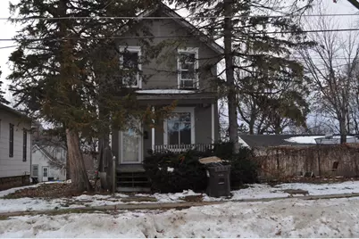 715 W Ringold Street, Freeport, IL 61032 - Photo 1