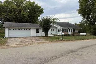 3018 W Beaver Rd, Freeport, IL 61032 - Photo 1