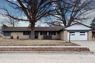 2710 Hickory Lawn Dr, Rockford, IL 61107 - Photo 1