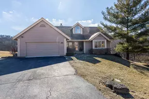 17 Wedgewood Dr, Galena, IL 61036 - Photo 1