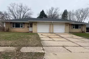 2221 Denver Dr, Rockford, IL 61108 - Photo 1