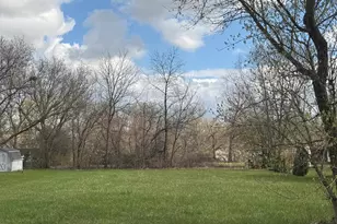 124 Brandywine Dr SE, Poplar Grove, IL 61065 - Photo 1