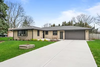 822 Prestwick Parkway, Rockford, IL 61107 - Photo 1