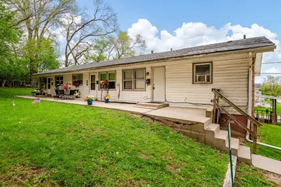 422 S Henrietta Avenue, Rockford, IL 61102 - Photo 1