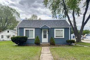 901 Kingsley Dr, Machesney Park, IL 61115 - Photo 1