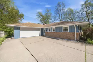 1311 Coolidge Pl, Rockford, IL 61107 - Photo 1