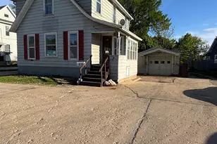 815 Logan Ave, Belvidere, IL 61008 - Photo 1