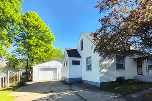 620 Wayne Dr, Machesney Park, IL 61115 - Photo 1