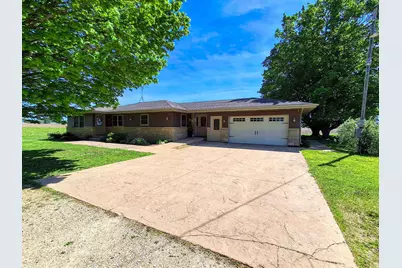 7009 Pearl City Road, Freeport, IL 61032 - Photo 1