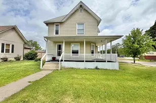 617 East Ave, Belvidere, IL 61008 - Photo 1