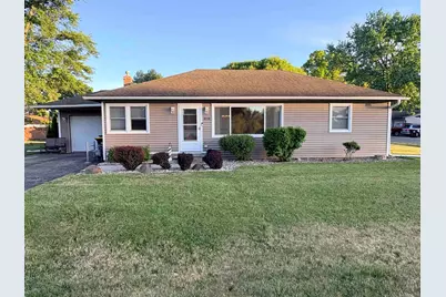 818 W Jackson St, Belvidere, IL 61008 - Photo 1