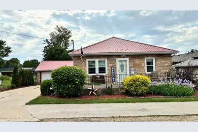 520 N Burns Street, Lanark, IL 61046 - Photo 1