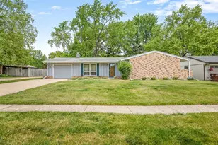 4704 Cayuga Rd, Rockford, IL 61107 - Photo 1