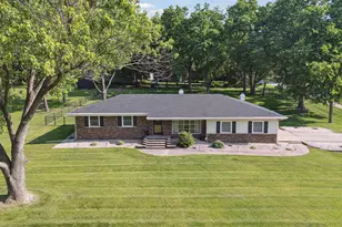5609 Thompson Dr, Roscoe, IL 61073 - Photo 1
