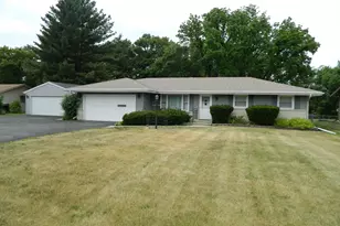 9956 Debbie Ln, Machesney Park, IL 61115 - Photo 1