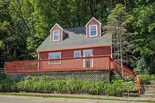 756 Dewey Ave, Galena, IL 61036 - Photo 1
