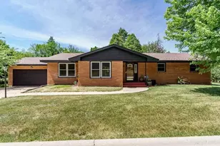 2734 Edgewood Dr, Rockford, IL 61114 - Photo 1