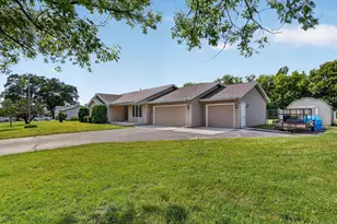 6612 Saddle Club Dr, Roscoe, IL 61073 - Photo 1
