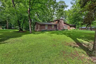 765 Lakewood Dr, Rockford, IL 61102 - Photo 1