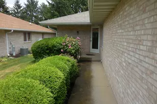 1318 Trainer Rd, Rockford, IL 61108 - Photo 1