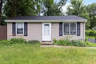 119 Superior Ave, Machesney Park, IL 61115 - Photo 1