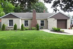 619 Loves Park Dr, Loves Park, IL 61111 - Photo 1