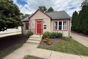 924 Peter Ave, Rockford, IL 61108 - Photo 1