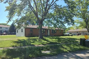 4610 Yale Dr, Rockford, IL 61109 - Photo 1