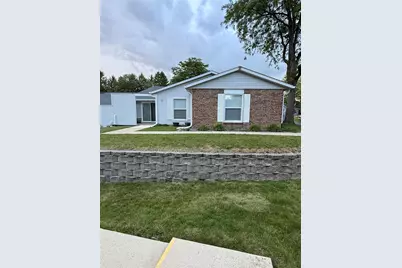 620 Woodbridge #2 Lane, Freeport, IL 61032 - Photo 1