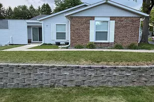 620 Woodbridge Ln, Freeport, IL 61032 - Photo 1