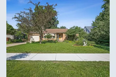 612 N Oak Knolls Avenue, Rockford, IL 61107 - Photo 1