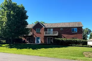 5635 Andrews Dr, Roscoe, IL 61073 - Photo 1