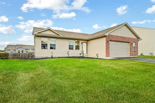 6382 Edgewood Rd, Machesney Park, IL 61115 - Photo 1