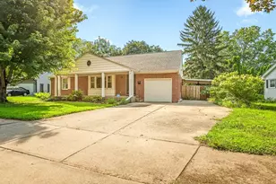 110 S Calvin Park Blvd, Rockford, IL 61108 - Photo 1