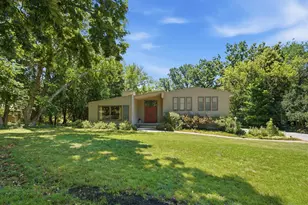 1559 W Demeter Dr, Freeport, IL 61032 - Photo 1