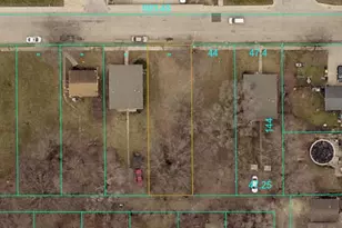 724 Linden Ave, Rockford, IL 61102 - Photo 1