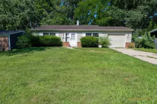 622 Warren Ave, Rockford, IL 61107 - Photo 1