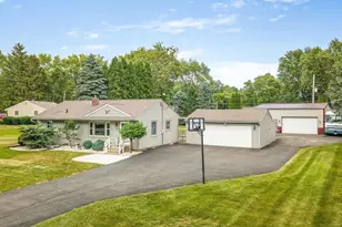 1398 Randall Dr, Rockford, IL 61108 - Photo 1