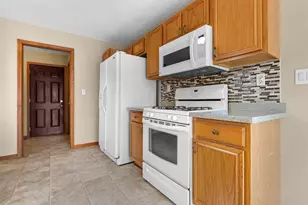 651 Purple Sage Dr, Roscoe, IL 61073 - Photo 9