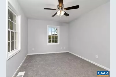 229 S Winchester Ave, Waynesboro, VA 22980 - Photo 11