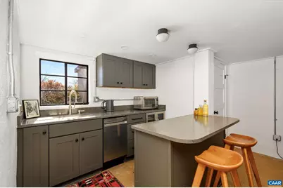 645 W Frederick St, Staunton, VA 24401 - Photo 33