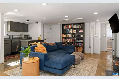 645 W Frederick St, Staunton, VA 24401 - Photo 29