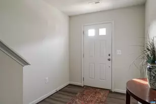 104 Mapleshire Ct, Waynesboro, VA 22980 - Photo 3