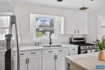 323 Driscoll St, Staunton, VA 24401 - Photo 11