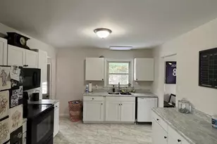 2405 Bare St, Staunton, VA 24401 - Photo 7