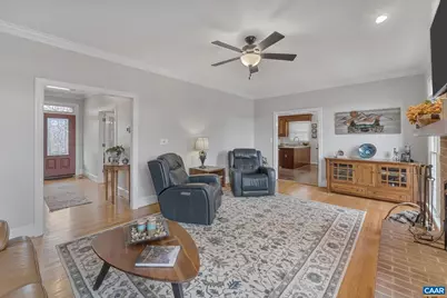 124 Pelham Woods Cir, Waynesboro, VA 22980 - Photo 9